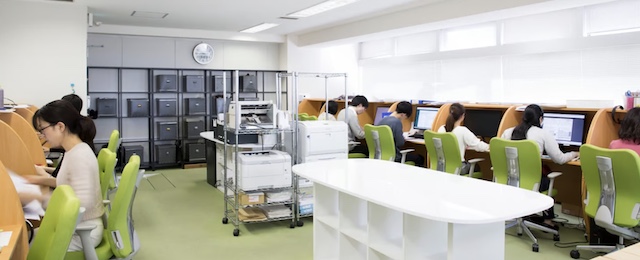 【株式会社データ・ファー・イースト】